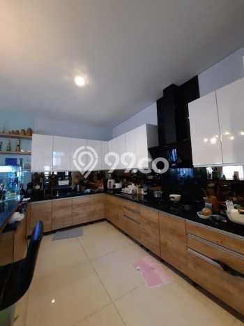 Hunian Mewah Siap Huni LT 335m2 di Kebayoran Baru, Jakarta Selatan Hunian Mewah Siap Huni LT 335m2 di Kebayoran Baru, Jakarta Selatan