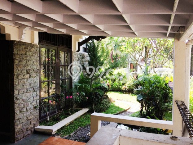 Rumah Elit Modern Siap Huni di Bintaro Jakarta Selatan Rumah Elit Modern Siap Huni di Bintaro Jakarta Selatan