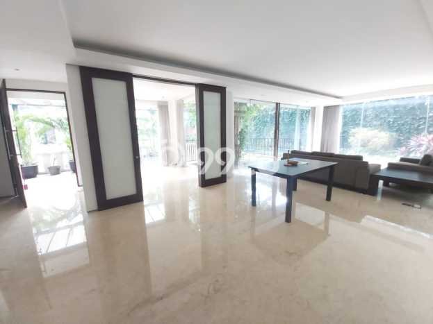 Rumah Bagus Siap Huni Di Kebayoran Baru Luas 400m2 Lokasi Strategis Rumah Bagus Siap Huni Di Kebayoran Baru Luas 400m2 Lokasi Strategis