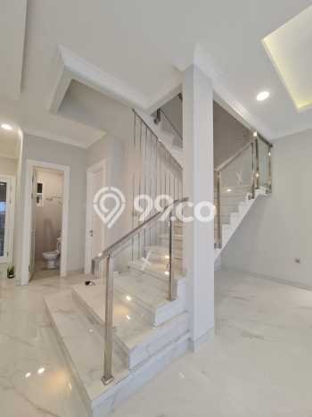 Rumah Elit Modern Siap Huni di Pulomas Jakarta Timur Rumah Elit Modern Siap Huni di Pulomas Jakarta Timur