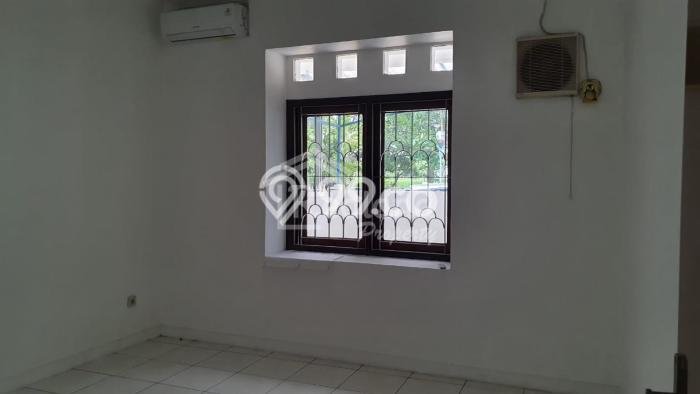 Sewa cepat hunian minimalis strategis 4 Kamar di Semarang Barat, Semarang Sewa cepat hunian minimalis strategis 4 Kamar di Semarang Barat, Semarang