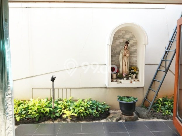 Rumah Luxury Modern Tanpa Renovasi di Kemanggisan Jakarta Barat Rumah Luxury Modern Tanpa Renovasi di Kemanggisan Jakarta Barat
