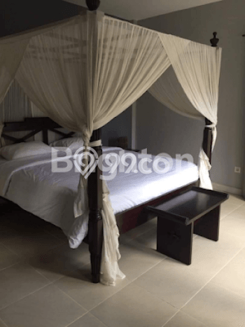 SPECIAL OFFER! Rumah di , 3 KT, Lingkungan Asri, Luas 400m2m² Bangunan 300m2m² SPECIAL OFFER! Rumah di , 3 KT, Lingkungan Asri, Luas 400m2m² Bangunan 300m2m²