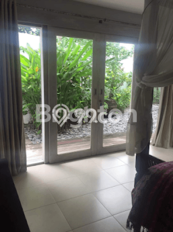 SPECIAL OFFER! Rumah di , 3 KT, Lingkungan Asri, Luas 400m2m² Bangunan 300m2m² SPECIAL OFFER! Rumah di , 3 KT, Lingkungan Asri, Luas 400m2m² Bangunan 300m2m²