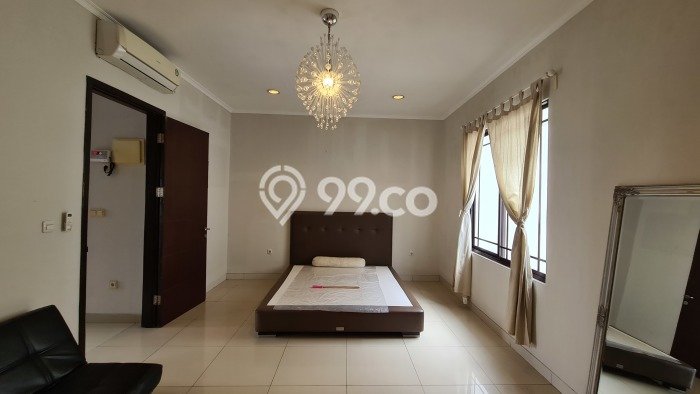 Sewa Rumah Murah di Green Lake City Jakarta Barat Punya 4 KT Sewa Rumah Murah di Green Lake City Jakarta Barat Punya 4 KT