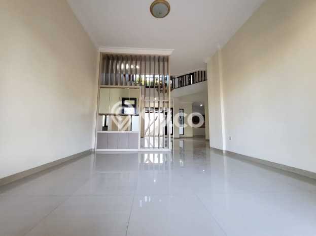 Rumah Tenang di Araya, 3 KM, LT 500m² LB 700m² Rumah Tenang di Araya, 3 KM, LT 500m² LB 700m²