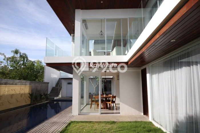 Rumah Luxury Modern Siap Huni di Ungasan Badung Rumah Luxury Modern Siap Huni di Ungasan Badung