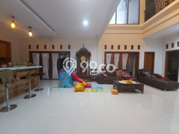 Dijual Rumah Premium dengan Fasilitas Sekitar Lengkap di Laweyan, Solo Dijual Rumah Premium dengan Fasilitas Sekitar Lengkap di Laweyan, Solo