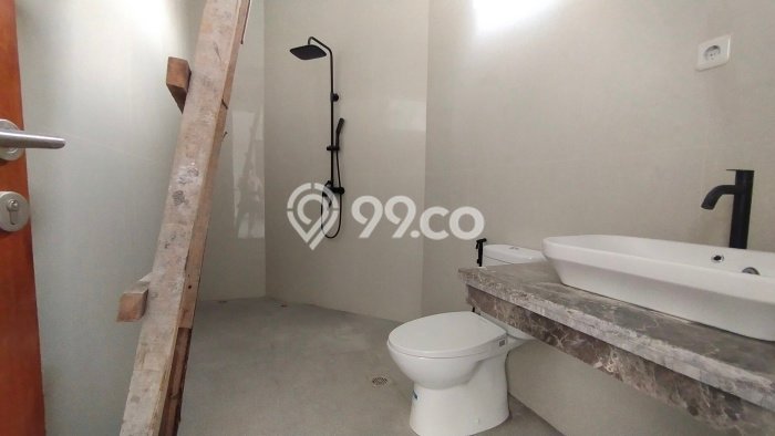 Dijual Rumah Luas Elegan Dengan View Cantik di Modernland, Tangerang Dijual Rumah Luas Elegan Dengan View Cantik di Modernland, Tangerang