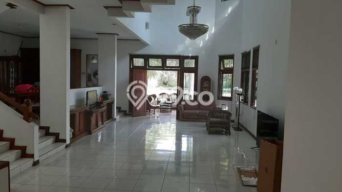 Hunian Mewah Dijual LT 2008m2 di Cinere, Depok Hunian Mewah Dijual LT 2008m2 di Cinere, Depok