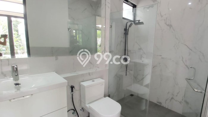 Disewakan! Rumah 3 Kamar Tidur &
3 Kamar Mandi di Pondok Indah, Jakarta Selatan Disewakan! Rumah 3 Kamar Tidur &
3 Kamar Mandi di Pondok Indah, Jakarta Selatan
