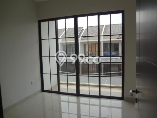 Disewakan! Rumah 2 Kamar Tidur &
2 Kamar Mandi di Green Lake City, Jakarta Barat Disewakan! Rumah 2 Kamar Tidur &
2 Kamar Mandi di Green Lake City, Jakarta Barat