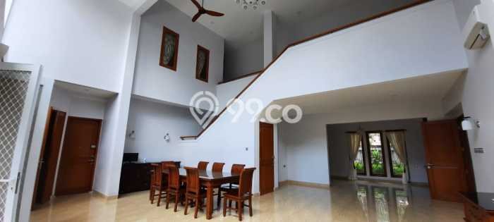 Ready to Use! Premium House LT 436m2 Desain Elegan di patra kuningan Ready to Use! Premium House LT 436m2 Desain Elegan di patra kuningan