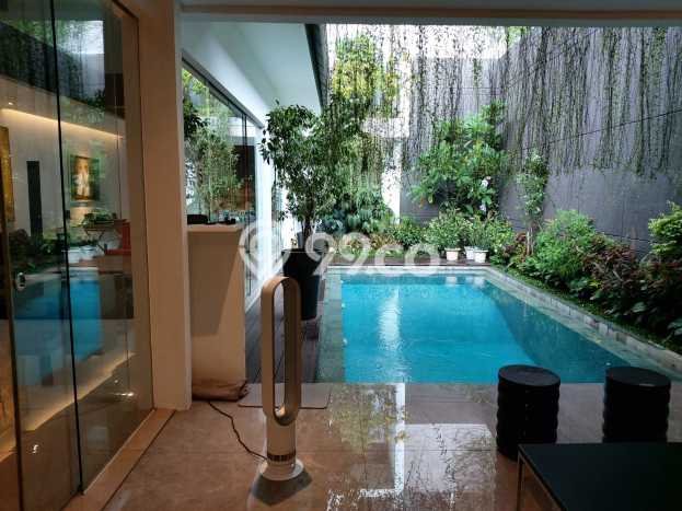 PROPERTI PILIHAN! Rumah Nyaman di Kemang, Luas 500m² Bangunan 450m² PROPERTI PILIHAN! Rumah Nyaman di Kemang, Luas 500m² Bangunan 450m²