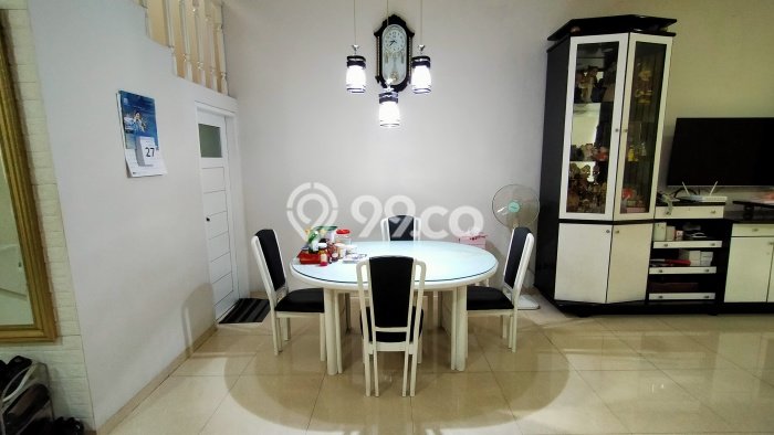 Rumah Elit LB 280m2 Siap Huni Desain Elegan di Puri Indah, Jakarta Barat Rumah Elit LB 280m2 Siap Huni Desain Elegan di Puri Indah, Jakarta Barat