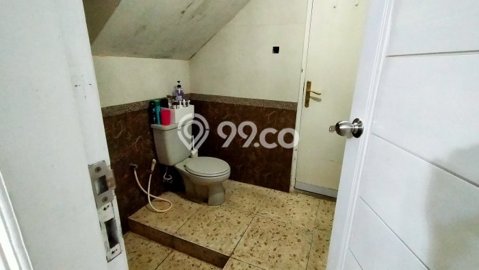Rumah Elit LB 280m2 Siap Huni Desain Elegan di Puri Indah, Jakarta Barat Rumah Elit LB 280m2 Siap Huni Desain Elegan di Puri Indah, Jakarta Barat