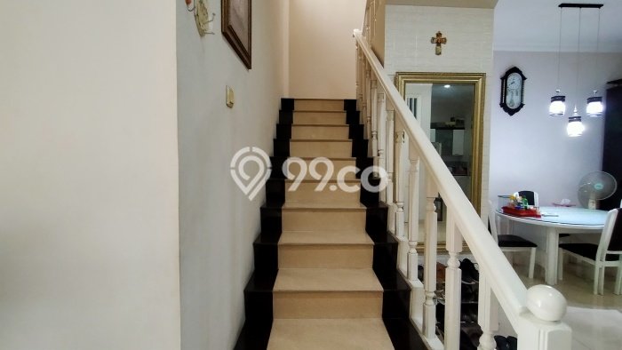 Rumah Elit LB 280m2 Siap Huni Desain Elegan di Puri Indah, Jakarta Barat Rumah Elit LB 280m2 Siap Huni Desain Elegan di Puri Indah, Jakarta Barat