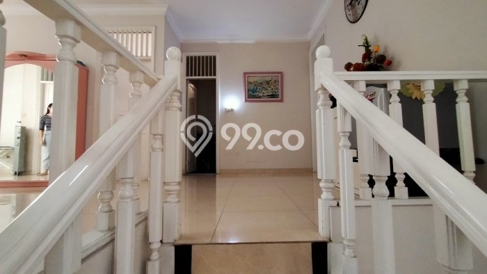 Rumah Elit LB 280m2 Siap Huni Desain Elegan di Puri Indah, Jakarta Barat Rumah Elit LB 280m2 Siap Huni Desain Elegan di Puri Indah, Jakarta Barat