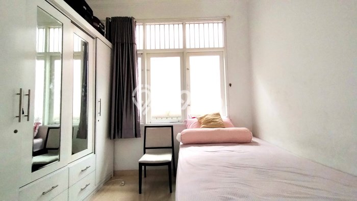 Rumah Elit LB 280m2 Siap Huni Desain Elegan di Puri Indah, Jakarta Barat Rumah Elit LB 280m2 Siap Huni Desain Elegan di Puri Indah, Jakarta Barat