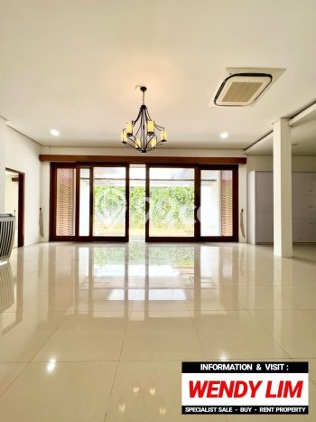 Dijual Rumah Mewah Elegan Dengan View Cantik di Kemang, Jakarta Selatan Dijual Rumah Mewah Elegan Dengan View Cantik di Kemang, Jakarta Selatan