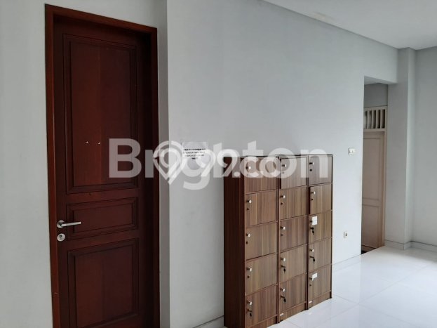 Rumah Siap Pakai area Karang Tengah, Tangerang, Luas 200m² LB 350m² Rumah Siap Pakai area Karang Tengah, Tangerang, Luas 200m² LB 350m²