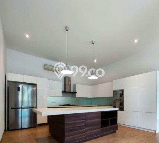 Rumah Disewakan Jakarta Selatan LT 500m2 LB 600m2 Area Kemang Rumah Disewakan Jakarta Selatan LT 500m2 LB 600m2 Area Kemang