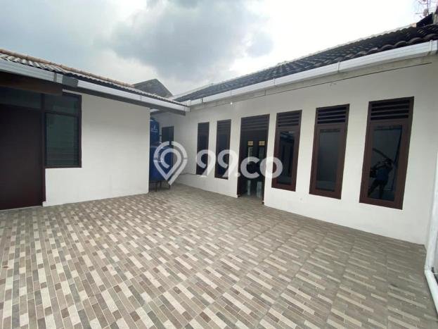 Rumah Mewah LB 180m2 Siap Pakai Desain Elegan di Pasteur, Bandung Rumah Mewah LB 180m2 Siap Pakai Desain Elegan di Pasteur, Bandung