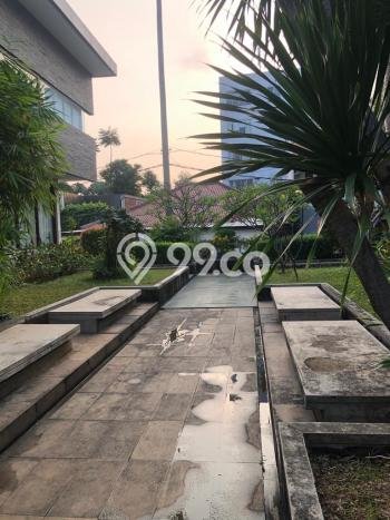 Ready to Use! Premium House LT 180m2 Desain Modern di Kemang Ready to Use! Premium House LT 180m2 Desain Modern di Kemang