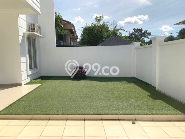 Ready to Use! Premium House LT 245m2 Desain Elegan di Joglo Ready to Use! Premium House LT 245m2 Desain Elegan di Joglo