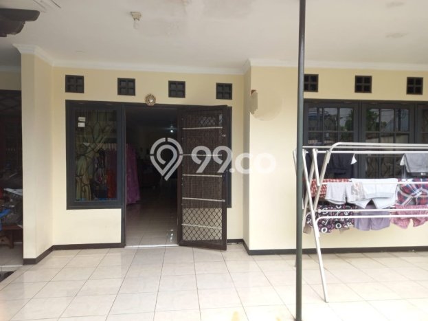 Rumah Modern di Bojong Indah, Jakarta Barat, Luas 200m² LB 100m² Rumah Modern di Bojong Indah, Jakarta Barat, Luas 200m² LB 100m²