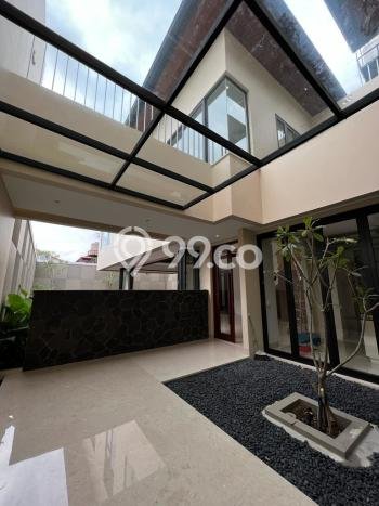 Rumah Exclusive LT 438m² / LB 495m² di Kawasan Asri Cilandak, Jakarta Selatan Rumah Exclusive LT 438m² / LB 495m² di Kawasan Asri Cilandak, Jakarta Selatan