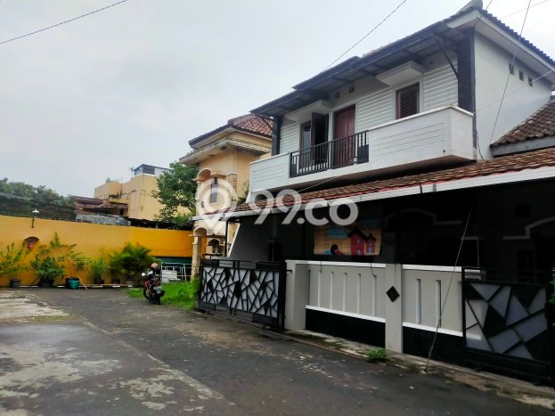Rumah Bagus Siap Huni Di Colomadu Luas 180m2 Lokasi Strategis Rumah Bagus Siap Huni Di Colomadu Luas 180m2 Lokasi Strategis