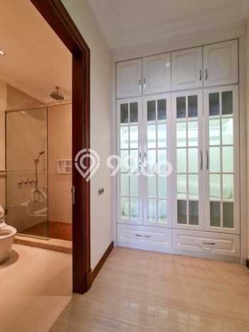 Sewa Rumah Strategis di Kemang LT 416m2 / LB 270m2 Siap Huni Sewa Rumah Strategis di Kemang LT 416m2 / LB 270m2 Siap Huni