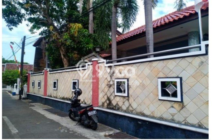 For Sale! Luxury House LT 684m2 Desain Elegan di Kauman For Sale! Luxury House LT 684m2 Desain Elegan di Kauman