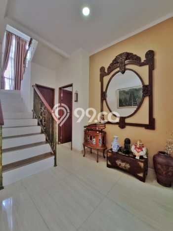Rumah LT 180m² Dekat dengan Akses Transportasi, Jakarta Selatan - Lokasi Premium Rumah LT 180m² Dekat dengan Akses Transportasi, Jakarta Selatan - Lokasi Premium