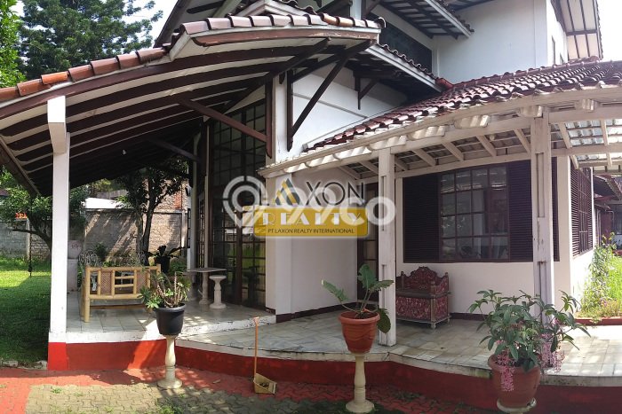 Rumah Strategis dengan Luas Bangunan 450m² di Kawasan Cigadung, Bandung Rumah Strategis dengan Luas Bangunan 450m² di Kawasan Cigadung, Bandung