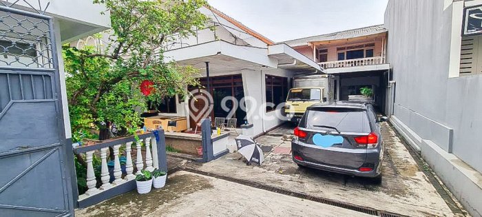 For Sale! Luxury House LT 1700m2 Desain Elegan di Kuningan For Sale! Luxury House LT 1700m2 Desain Elegan di Kuningan