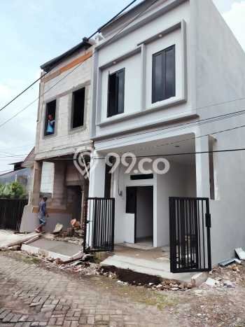Dijual Rumah 3 Kamar Lokasi Ideal Nyaman dan Strategis di Rungkut Dijual Rumah 3 Kamar Lokasi Ideal Nyaman dan Strategis di Rungkut