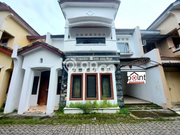 SPECIAL PRICE! Rumah Strategis lokasi Colomadu, LT 124m2m² LB 124m2m² SPECIAL PRICE! Rumah Strategis lokasi Colomadu, LT 124m2m² LB 124m2m²