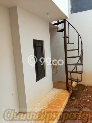 SIAP HUNI! Rumah Strategis di BSD, LT 105m² LB 85m² SIAP HUNI! Rumah Strategis di BSD, LT 105m² LB 85m²