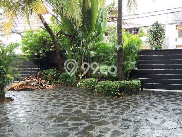 Disewakan! Rumah 4 Kamar Tidur &
4 Kamar Mandi di Kemang, Jakarta Selatan Disewakan! Rumah 4 Kamar Tidur &
4 Kamar Mandi di Kemang, Jakarta Selatan