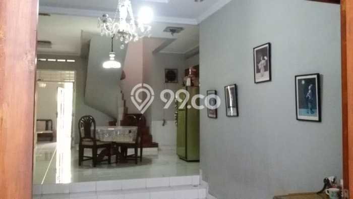 Dijual Rumah Luas Elegan Dengan View Eksklusif di Kedoya, Jakarta Barat Dijual Rumah Luas Elegan Dengan View Eksklusif di Kedoya, Jakarta Barat