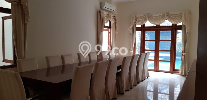 Disewakan Segera Rumah Kondisi Baik di Kawasan Kebayoran Baru, Jakarta Selatan Disewakan Segera Rumah Kondisi Baik di Kawasan Kebayoran Baru, Jakarta Selatan