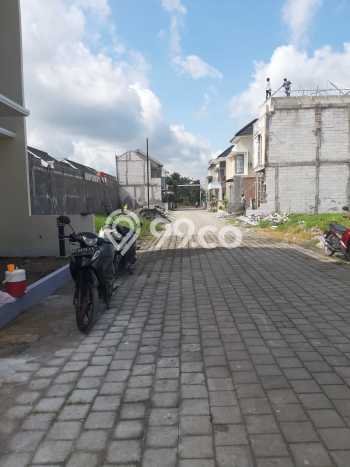 Rumah Modern Minimalis 3 Kamar Siap Huni di Gentan Rumah Modern Minimalis 3 Kamar Siap Huni di Gentan