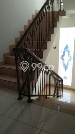Rumah Strategis dengan 4 Kamar Tidur dan 2 Kamar Mandi di Kawasan Kelapa Gading, Jakarta Utara Rumah Strategis dengan 4 Kamar Tidur dan 2 Kamar Mandi di Kawasan Kelapa Gading, Jakarta Utara