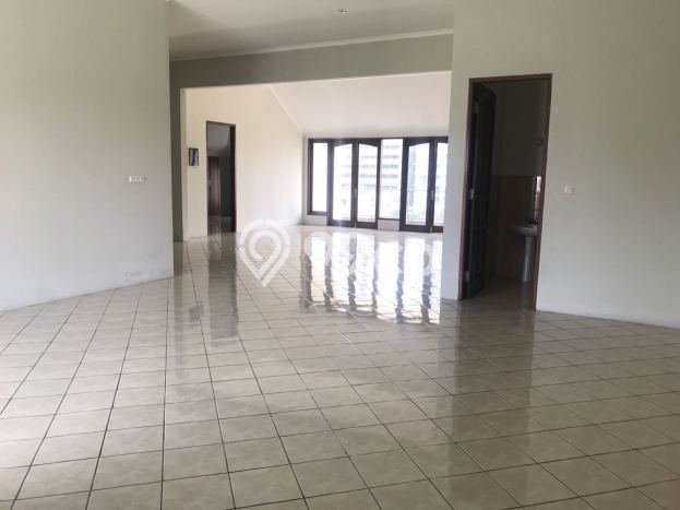Disewakan! Rumah 7 Kamar Tidur &
9 Kamar Mandi di Kemang, Jakarta Selatan Disewakan! Rumah 7 Kamar Tidur &
9 Kamar Mandi di Kemang, Jakarta Selatan