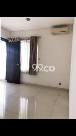 Disewakan! Rumah 4 Kamar Tidur &
4 Kamar Mandi di Taman Kopo Indah, Bandung Disewakan! Rumah 4 Kamar Tidur &
4 Kamar Mandi di Taman Kopo Indah, Bandung