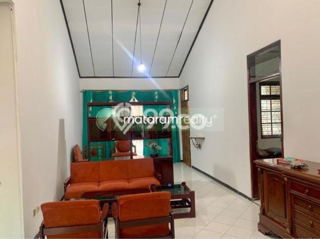 Disewakan! Rumah 5 Kamar Tidur &
2 Kamar Mandi di Pasteur, Bandung Disewakan! Rumah 5 Kamar Tidur &
2 Kamar Mandi di Pasteur, Bandung