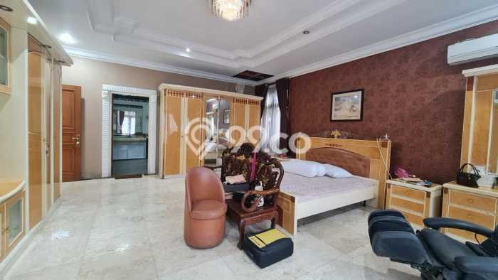 Rumah Asri di Pajajaran, Bogor, Luas 1104m² LB 738m² Rumah Asri di Pajajaran, Bogor, Luas 1104m² LB 738m²