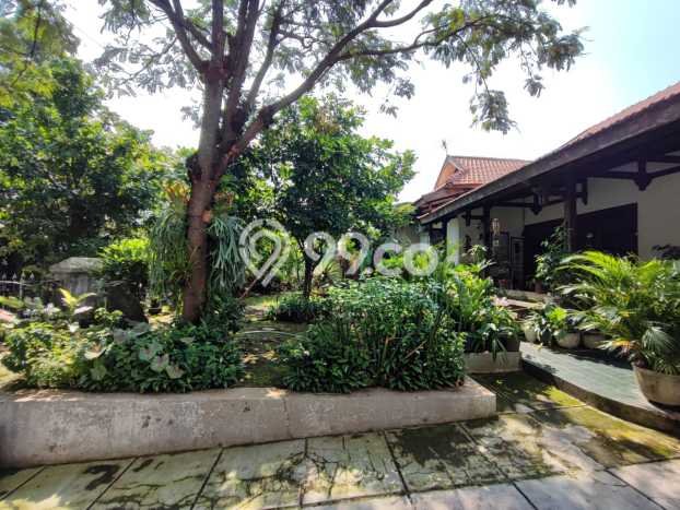 Ready to Use! Luxury House LT 608m2 Desain Elegan di Wonodri Ready to Use! Luxury House LT 608m2 Desain Elegan di Wonodri